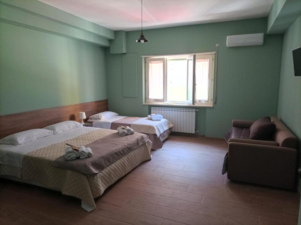 Incastro B&B In Crotone Luaran gambar